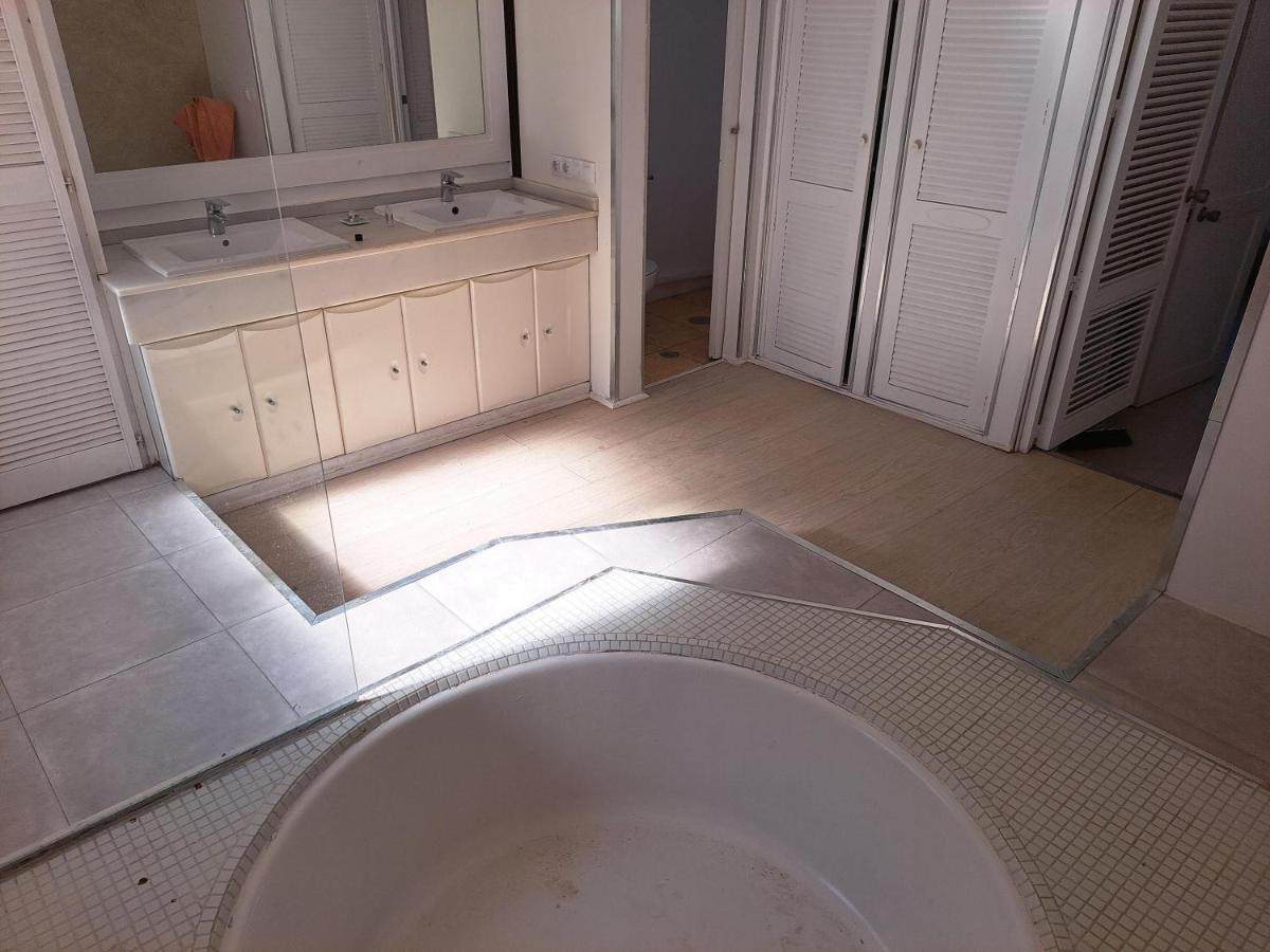Private Suites In Huge Penthouse 1St Line Puerto Banus, Incredible Views, Jacuzzis 마르베야 외부 사진