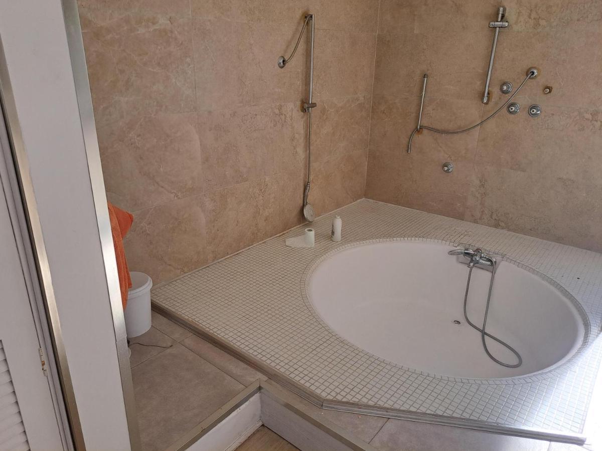 Private Suites In Huge Penthouse 1St Line Puerto Banus, Incredible Views, Jacuzzis 마르베야 외부 사진