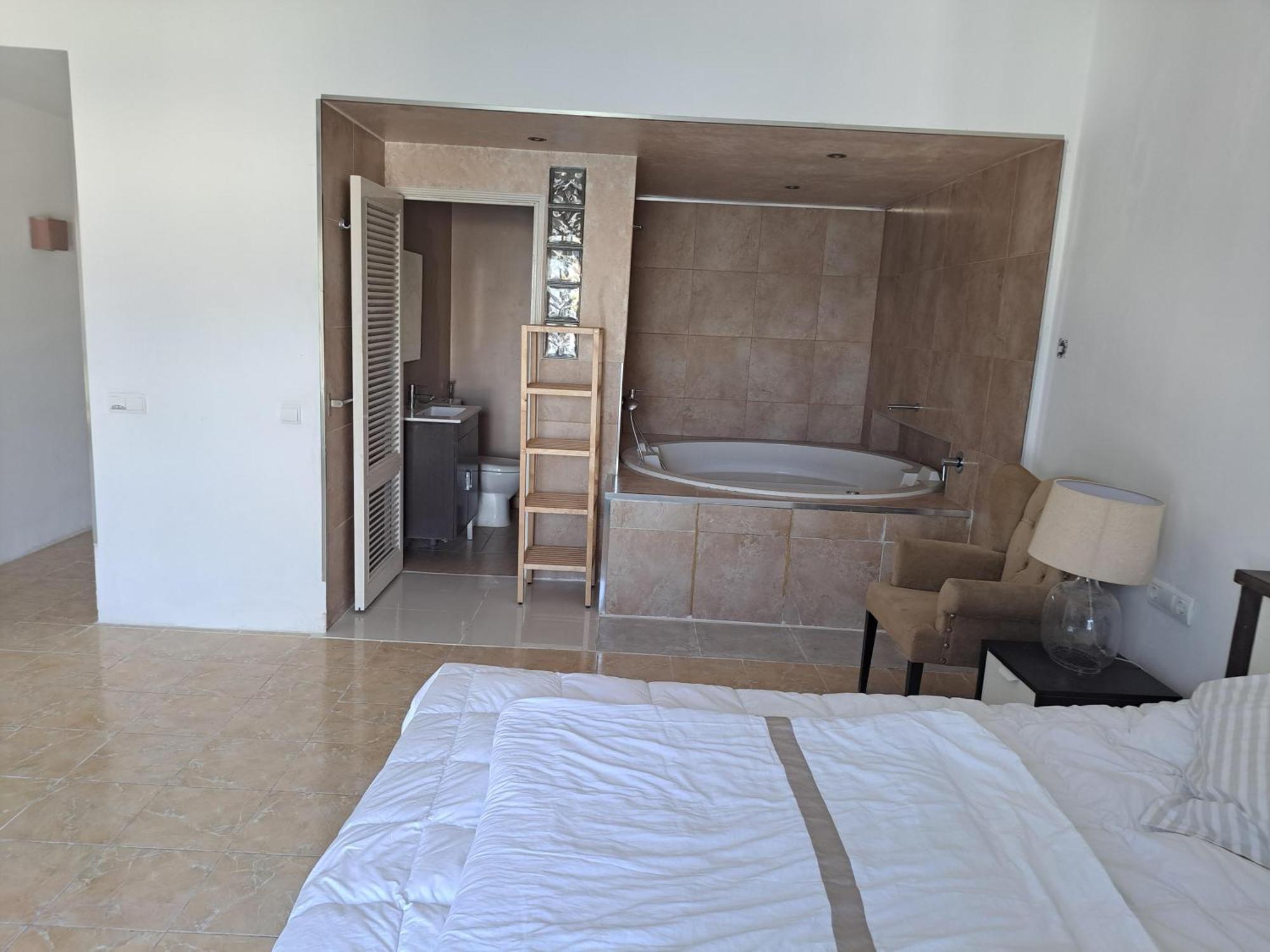 Private Suites In Huge Penthouse 1St Line Puerto Banus, Incredible Views, Jacuzzis 마르베야 외부 사진