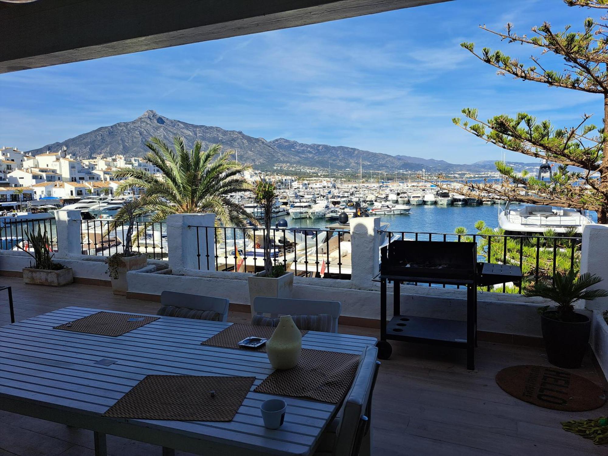 Private Suites In Huge Penthouse 1St Line Puerto Banus, Incredible Views, Jacuzzis 마르베야 외부 사진